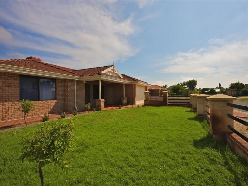 12 Cocos Grove, Kiara WA 6054