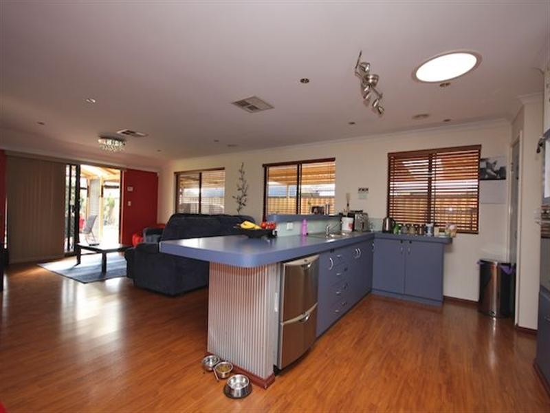 6 Tallow Way, Beechboro WA 6063