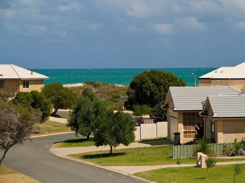 11 Sceptre Court, Two Rocks WA 6037