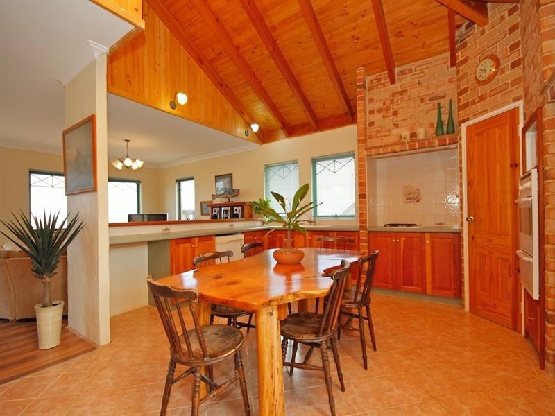 11 Sceptre Court, Two Rocks WA 6037