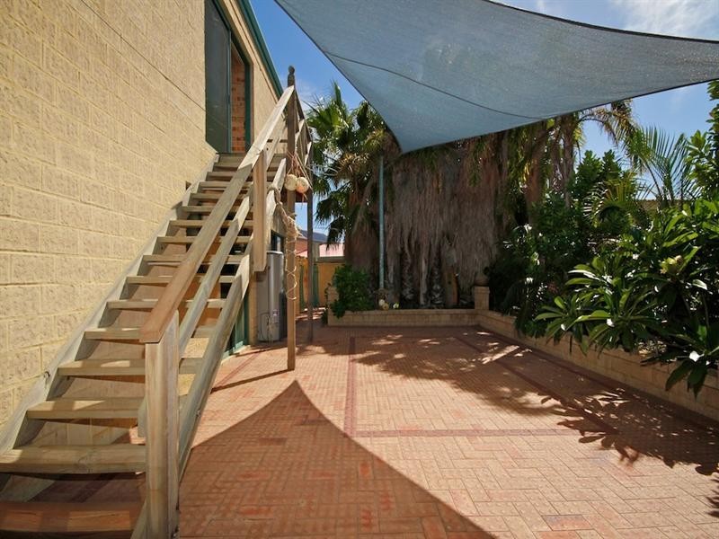 11 Sceptre Court, Two Rocks WA 6037