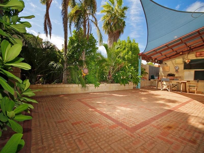 11 Sceptre Court, Two Rocks WA 6037