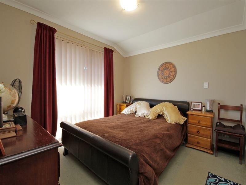 60 Lombardy Crescent, Caversham WA 6055