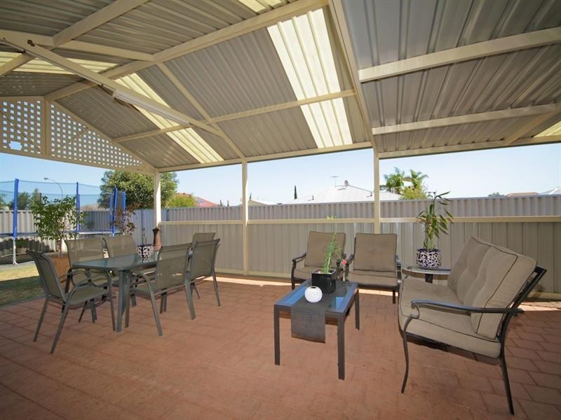 60 Lombardy Crescent, Caversham WA 6055