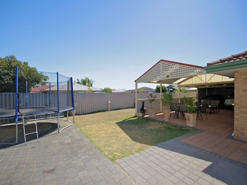 60 Lombardy Crescent, Caversham WA 6055