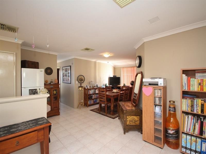 60 Lombardy Crescent, Caversham WA 6055