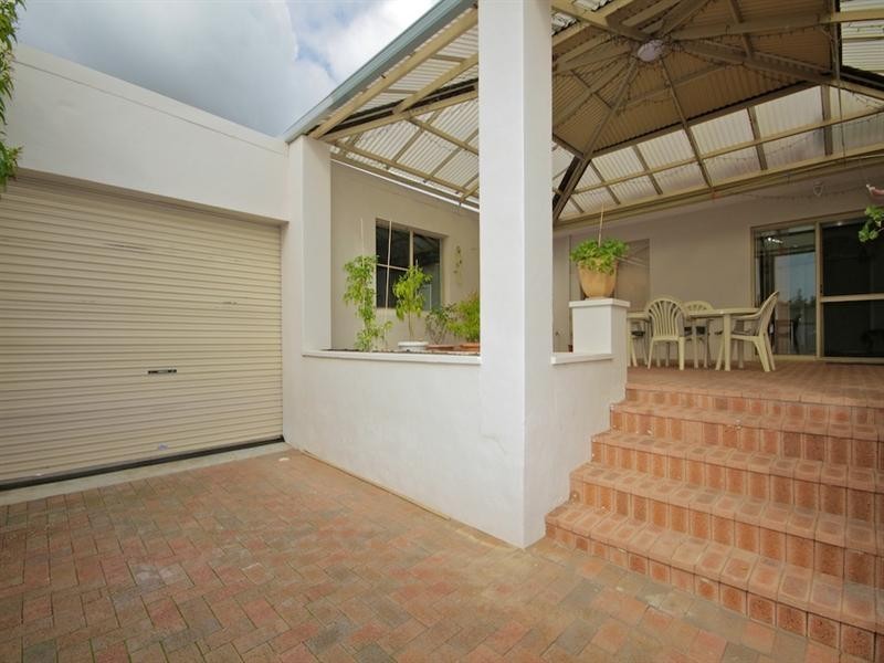 12 Elsfield Way, Bassendean WA 6054