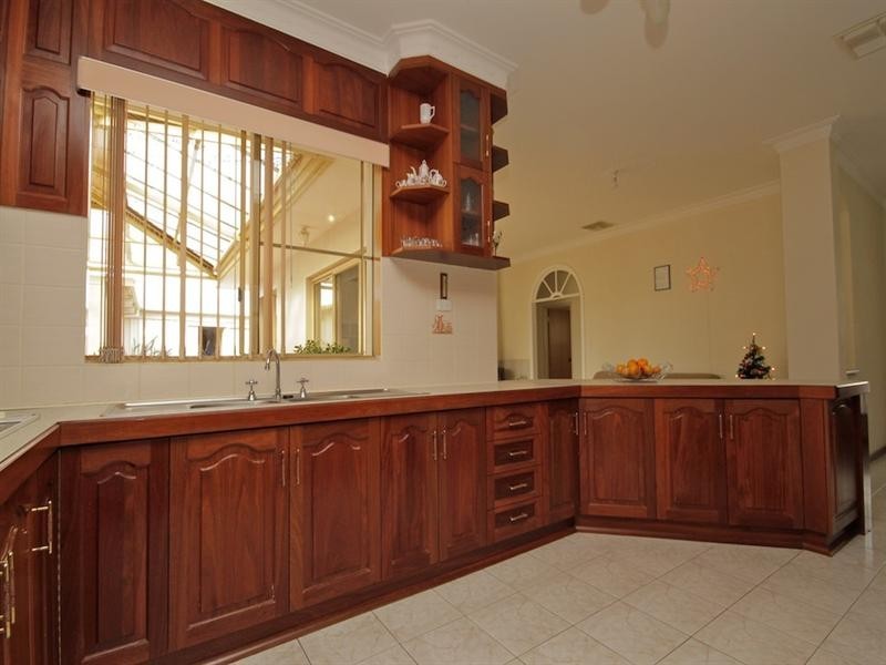 12 Elsfield Way, Bassendean WA 6054