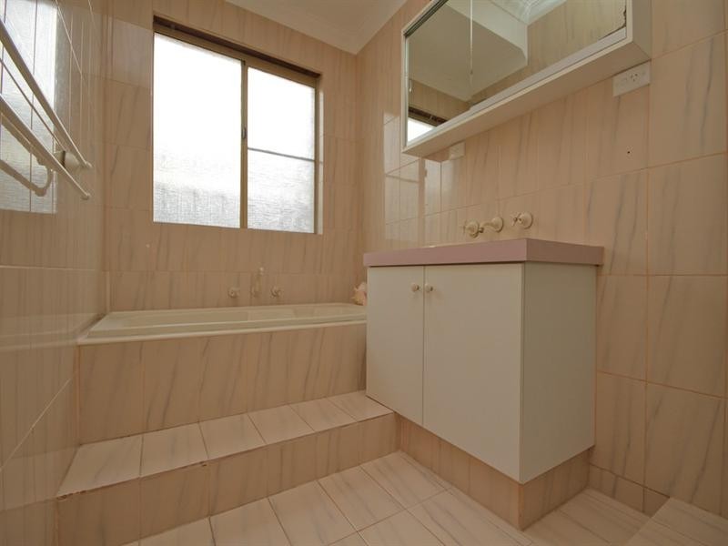 12 Elsfield Way, Bassendean WA 6054