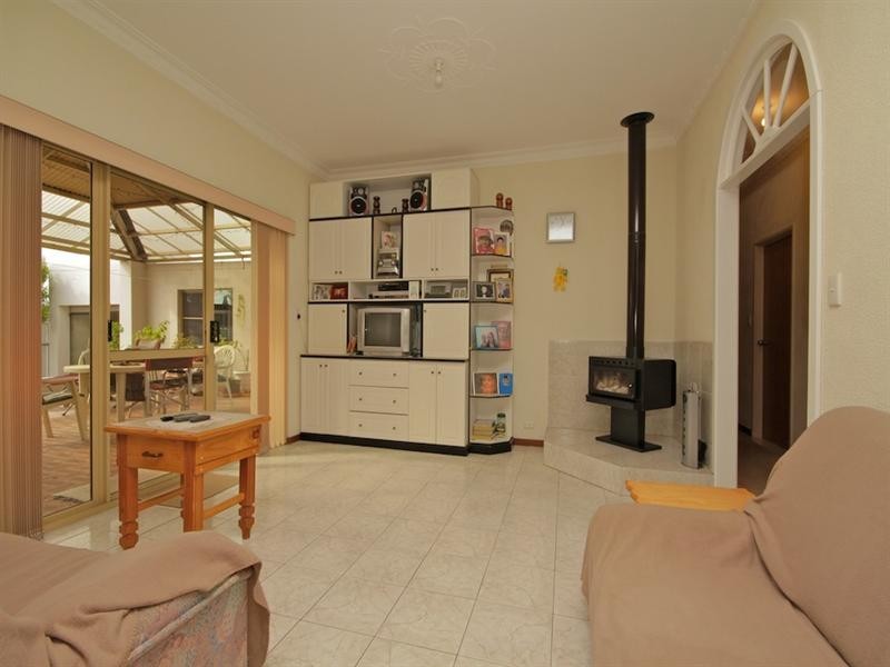 12 Elsfield Way, Bassendean WA 6054