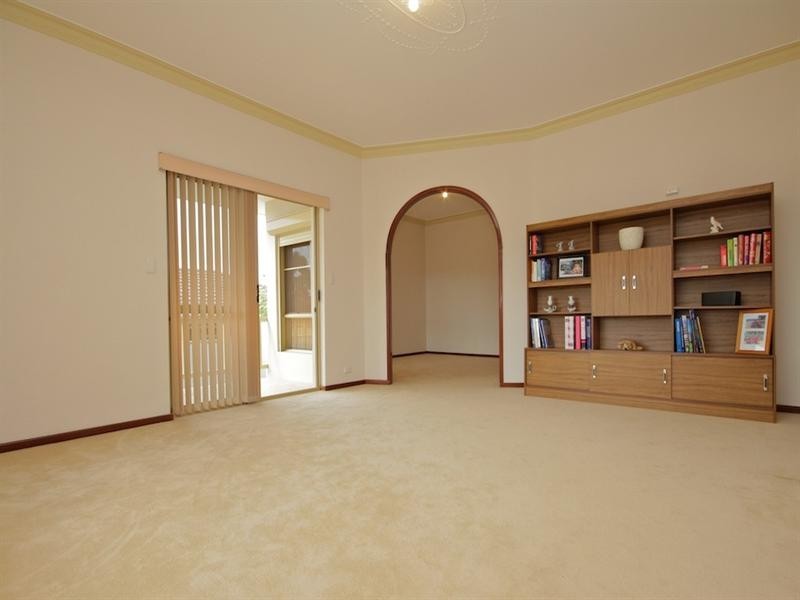 12 Elsfield Way, Bassendean WA 6054