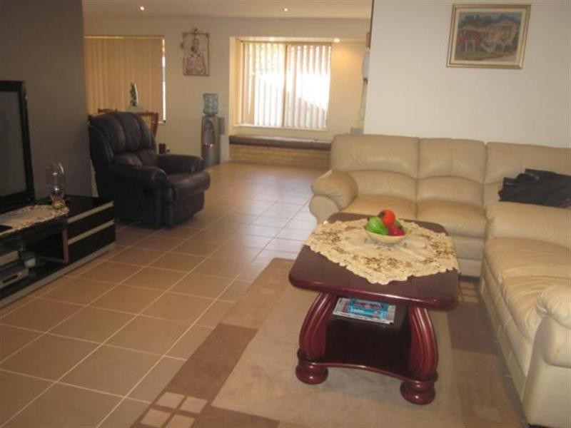 121 Bluegum Road, Beechboro WA 6063