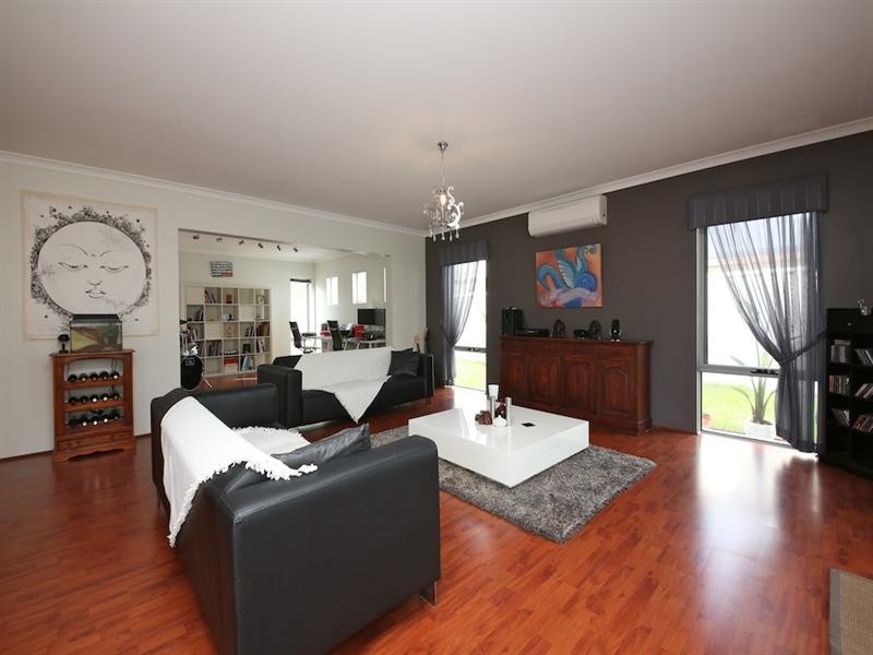 19 Driftwood Way, Beechboro WA 6063