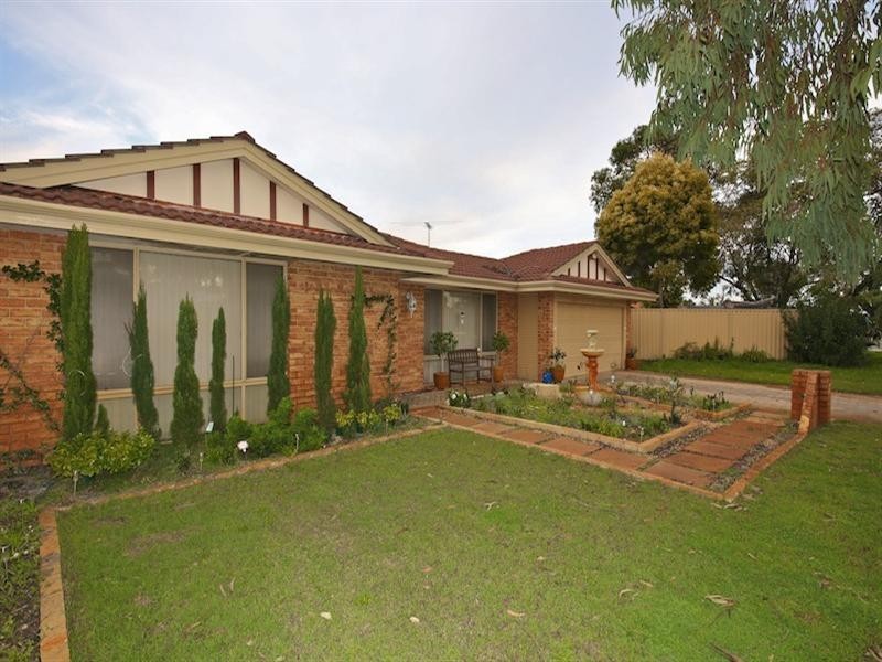 70 Bottlebrush Drive, Kiara WA 6054