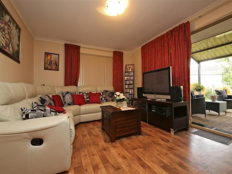 70 Bottlebrush Drive, Kiara WA 6054