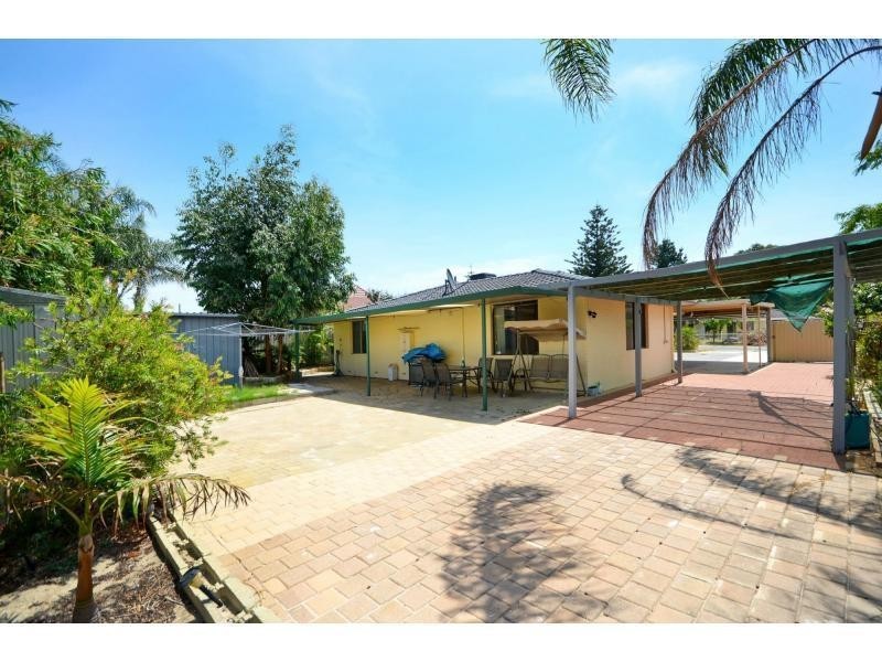 4 Thake Court, Koondoola WA 6064