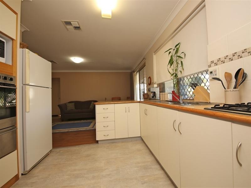 10 Congo Place, Beechboro WA 6063