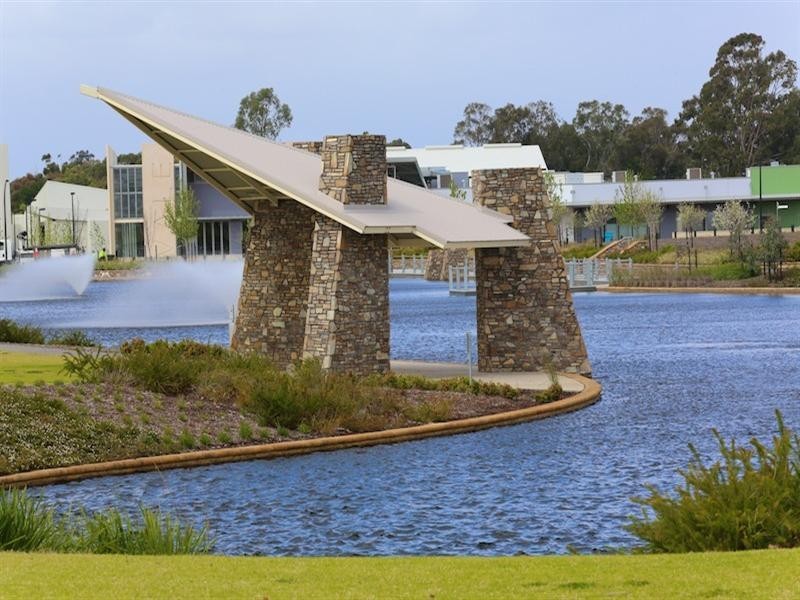 11 Edgecombe Pass, Aveley WA 6069