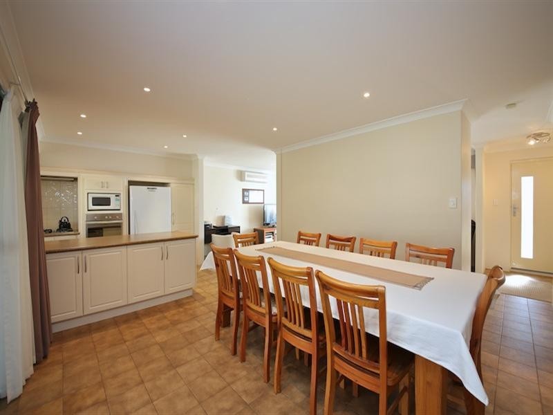 28 Columbia Way, Beechboro WA 6063