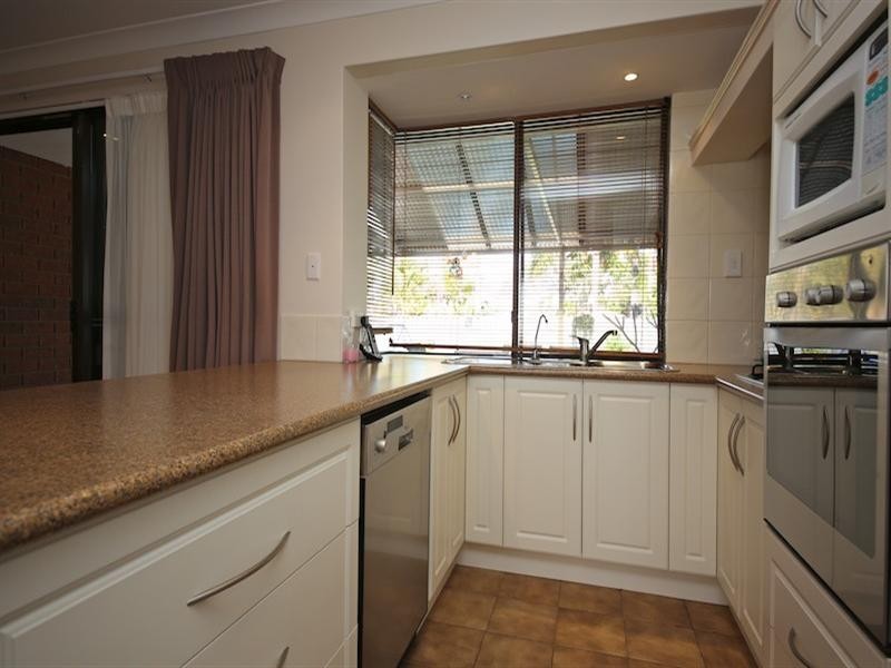 28 Columbia Way, Beechboro WA 6063