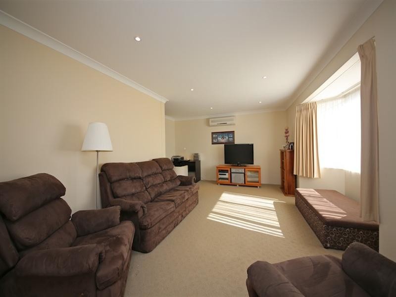 28 Columbia Way, Beechboro WA 6063