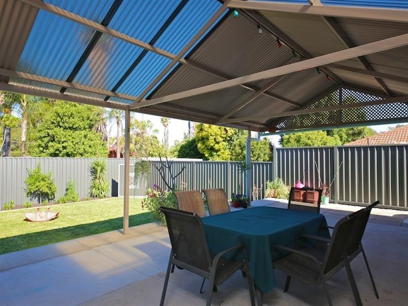 28 Columbia Way, Beechboro WA 6063