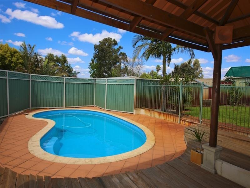 8 Hope Street, Beechboro WA 6063