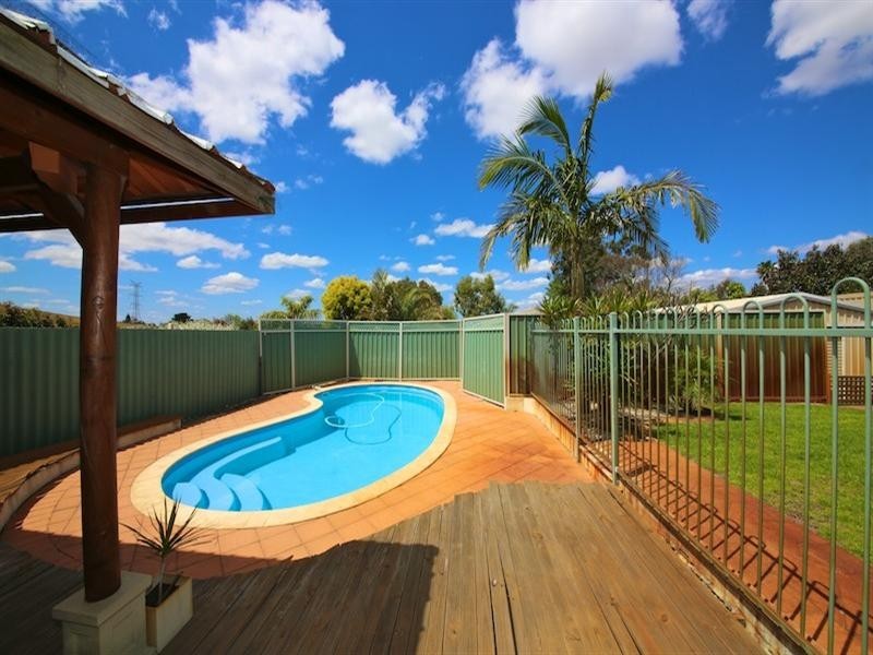 8 Hope Street, Beechboro WA 6063