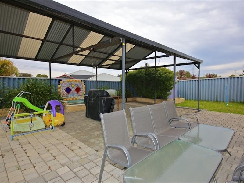 51 Rainbow Crescent, Beechboro WA 6063