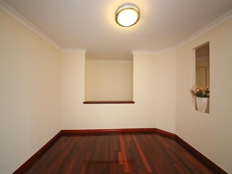 17 Penlea Glade, Kiara WA 6054