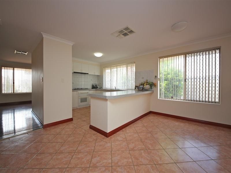 17 Penlea Glade, Kiara WA 6054