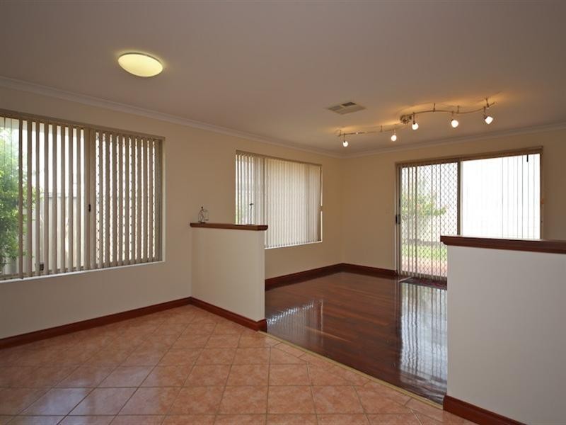 17 Penlea Glade, Kiara WA 6054