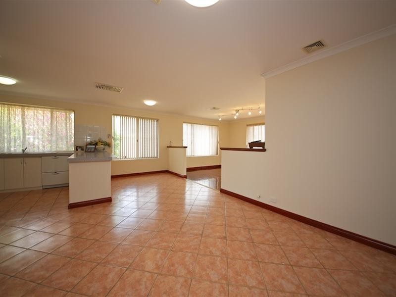 17 Penlea Glade, Kiara WA 6054