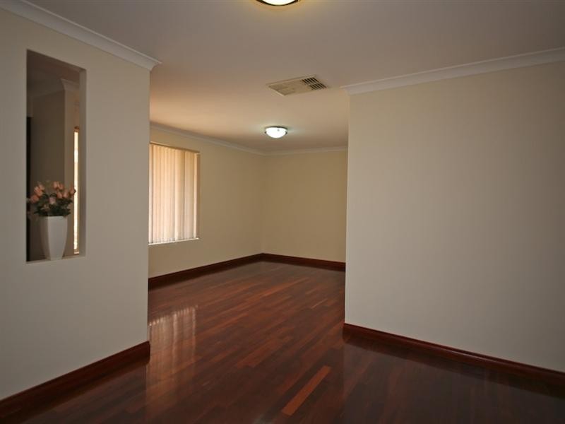 17 Penlea Glade, Kiara WA 6054