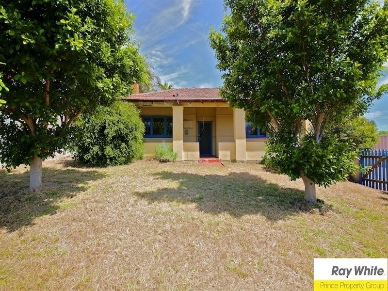 2 Gilbert Street, Bayswater WA 6053