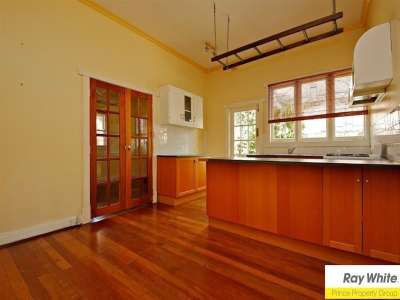 2 Gilbert Street, Bayswater WA 6053