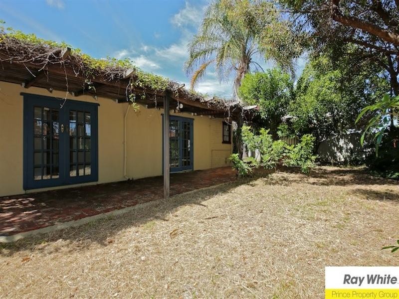2 Gilbert Street, Bayswater WA 6053