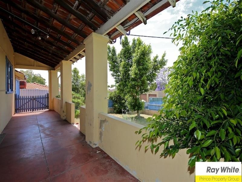 2 Gilbert Street, Bayswater WA 6053