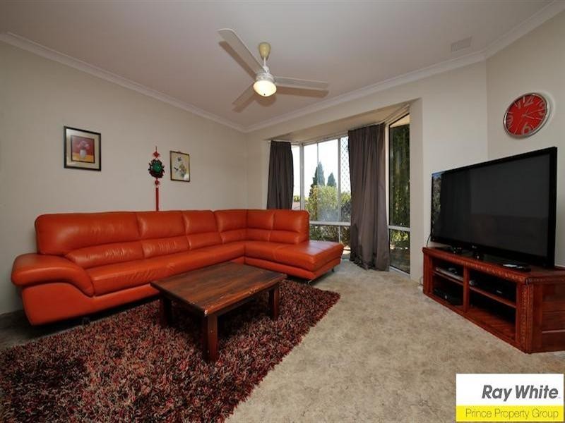 14 St Lawrence Drive, Beechboro WA 6063