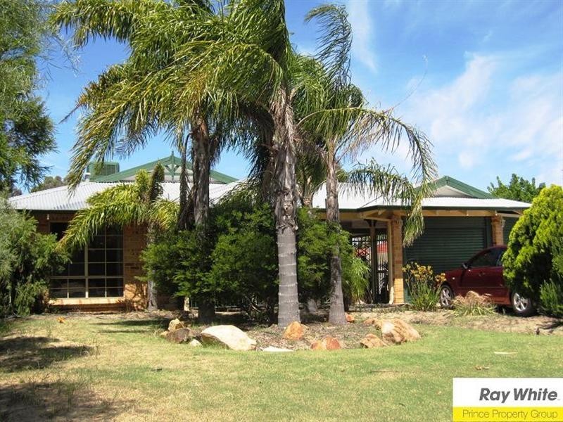 10 Pinewood Place, Beechboro WA 6063