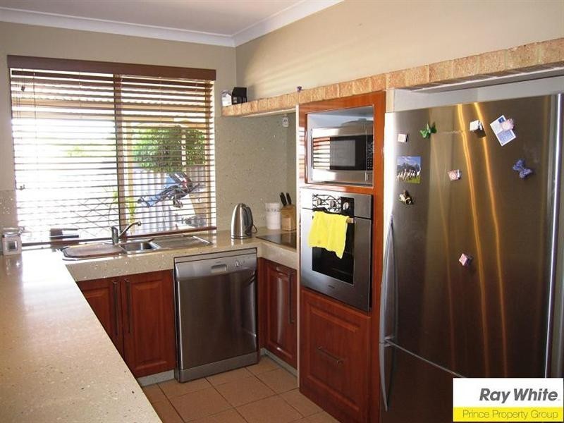 10 Pinewood Place, Beechboro WA 6063