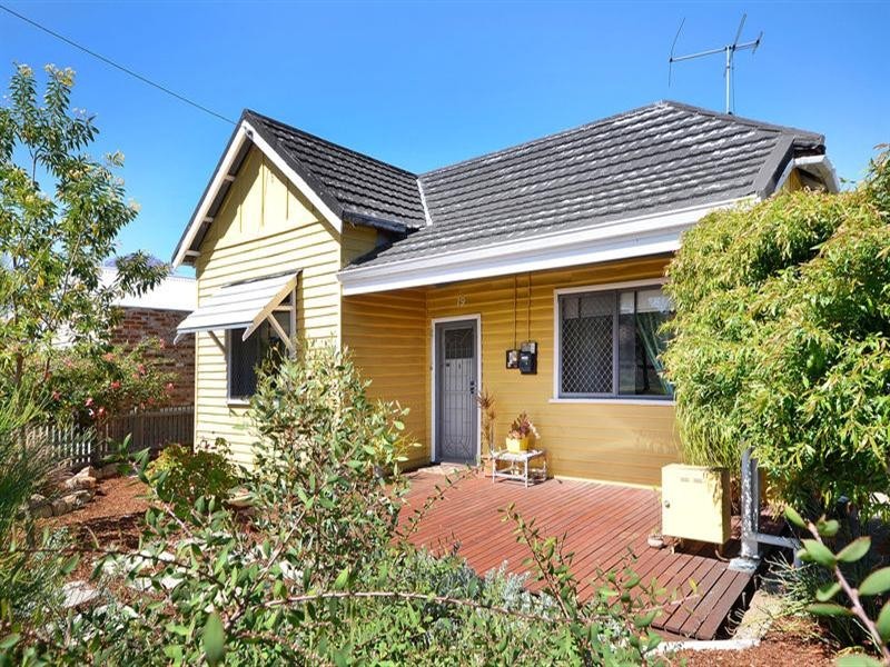 19 Eileen Street, Bassendean WA 6054