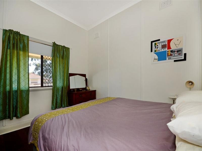 19 Eileen Street, Bassendean WA 6054