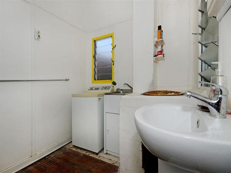 19 Eileen Street, Bassendean WA 6054