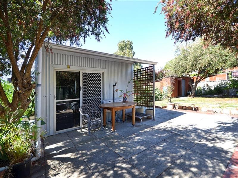 19 Eileen Street, Bassendean WA 6054