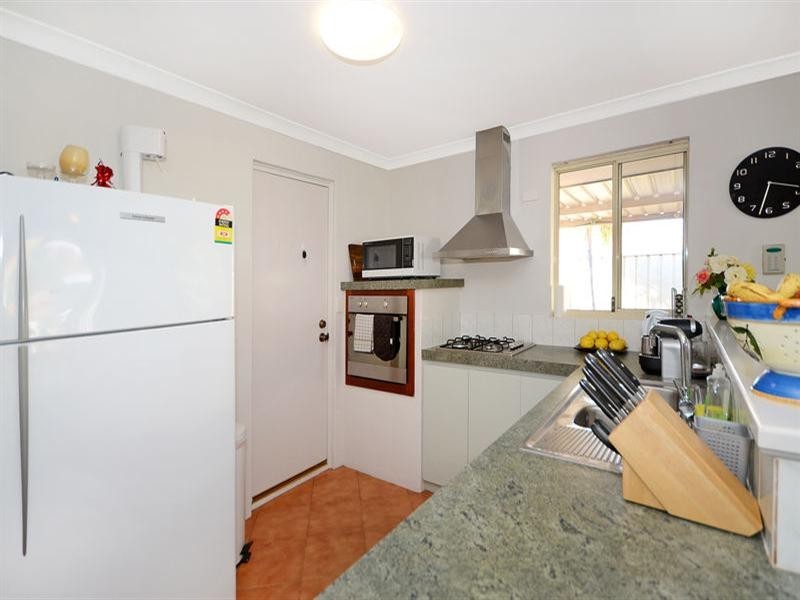 4 Loire Elbow, Caversham WA 6055