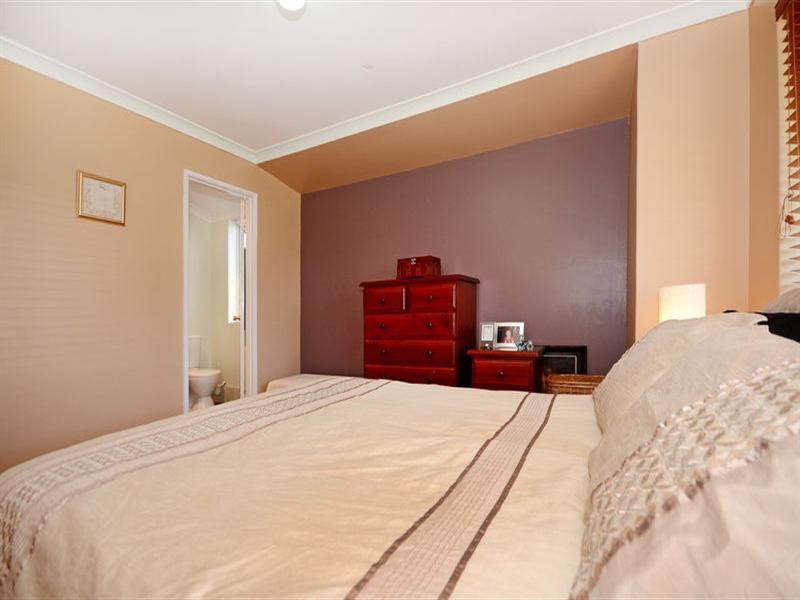 4 Loire Elbow, Caversham WA 6055