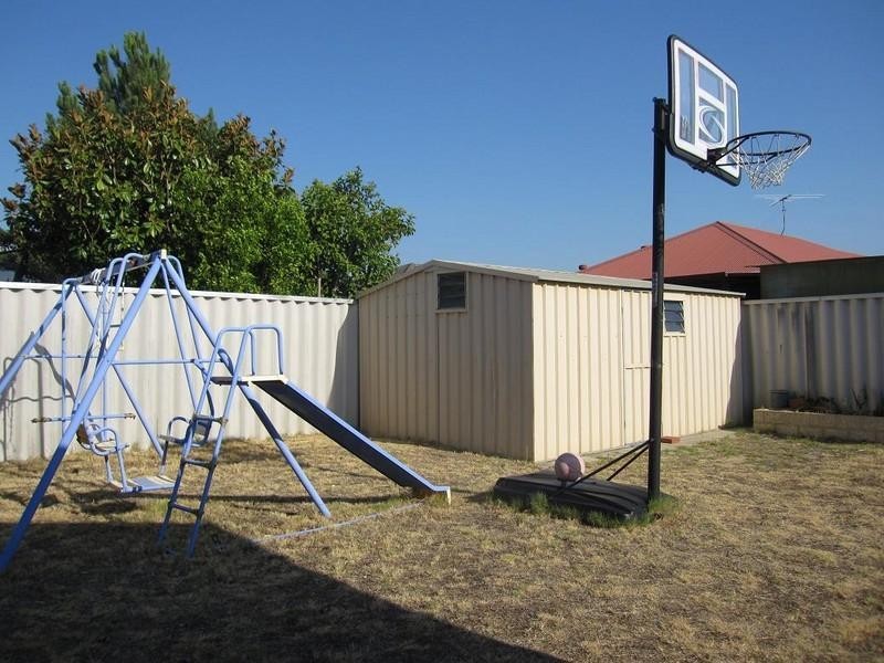 9 Parella Court, Beechboro WA 6063