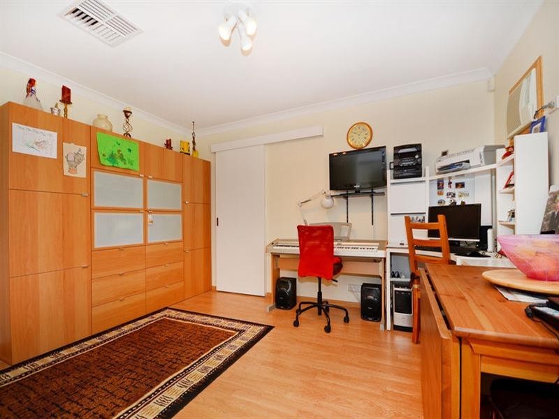 24 Rhine Crescent, Beechboro WA 6063