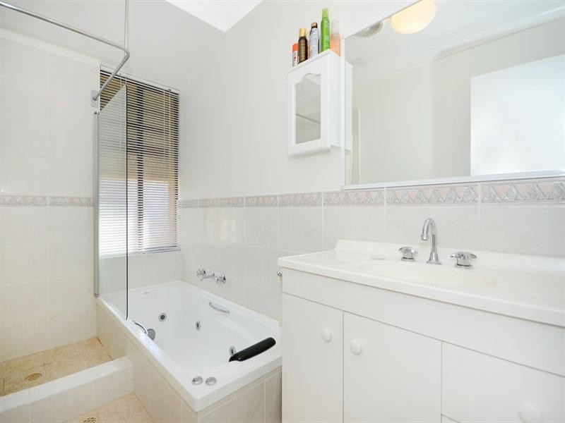 24 Rhine Crescent, Beechboro WA 6063